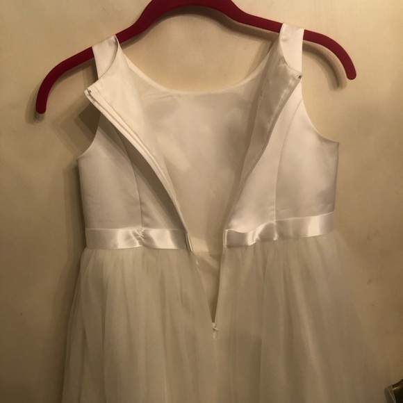 David's Bridal White Flower Girl Dress Size 10, Tulle, Formal, Special Occasion - Picture 3 of 6